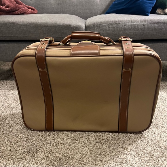 Vintage Buckle Luggage Suitcase - Picture 5 of 7